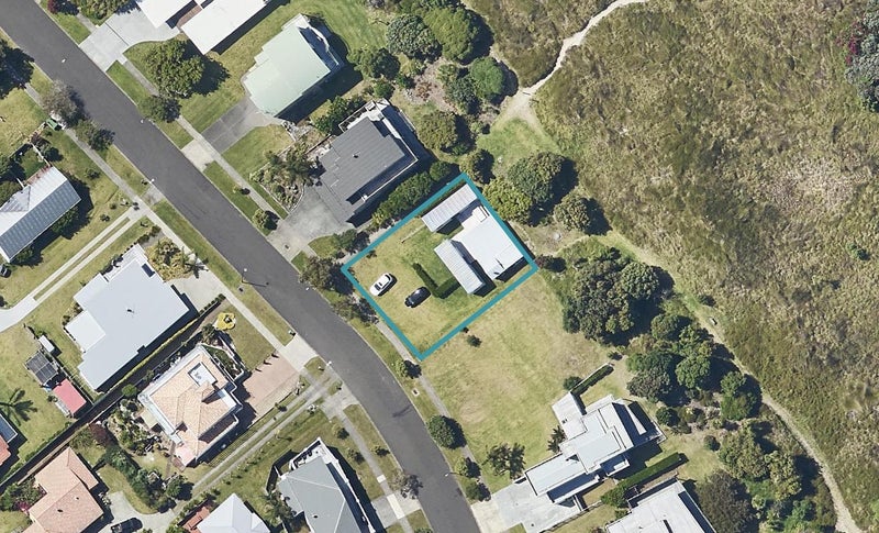 35 Bowentown Boulevard, Bowentown, Waihi Beach - Carousel 1