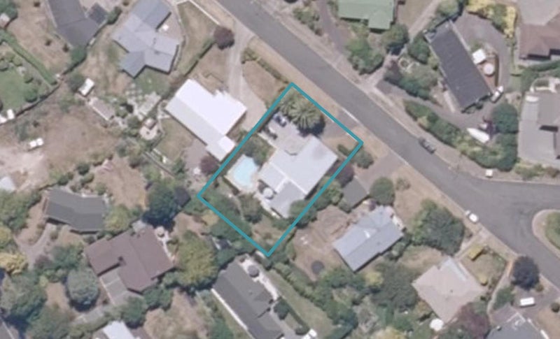 12 Scenic Heights, Acacia Bay, Taupō - Carousel 1
