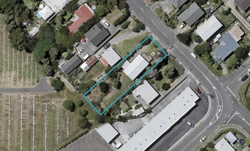 32 Sweetman Avenue, Paraparaumu Beach, Paraparaumu - Carousel 1