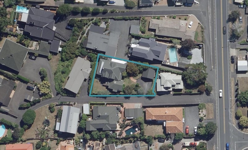 128 Pembroke Street, Hamilton Lake, Hamilton - Carousel 1