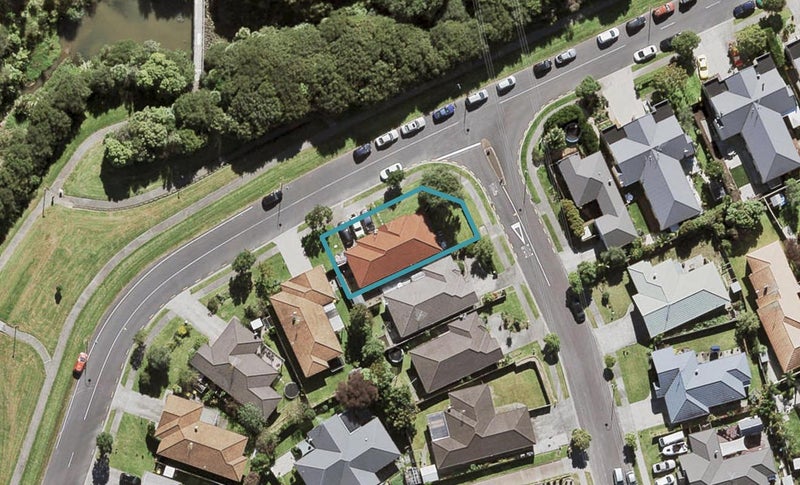 21 Lazurite Drive, Westgate, Auckland - Carousel 1
