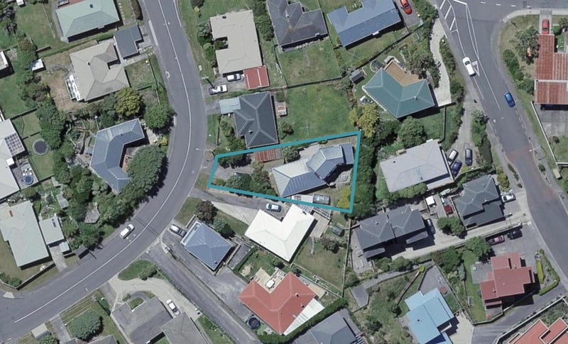 40 Kenmore Street, Newlands, Wellington - Carousel 1