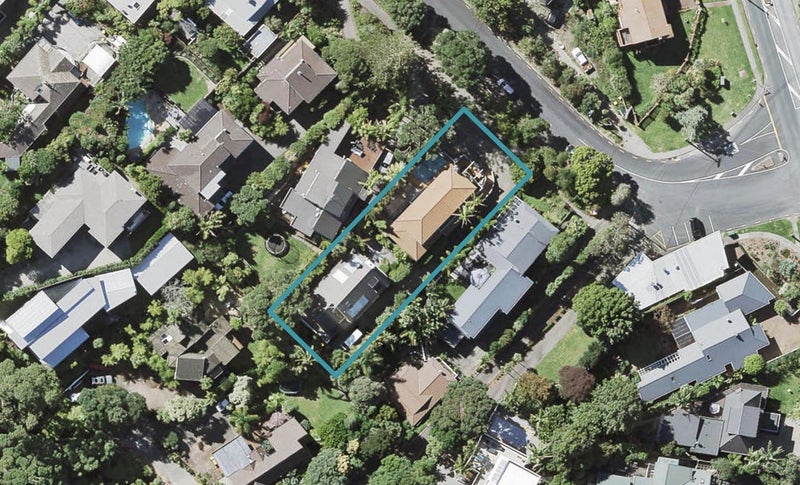 1/97 Castor Bay Road, Castor Bay, Auckland - Carousel 1