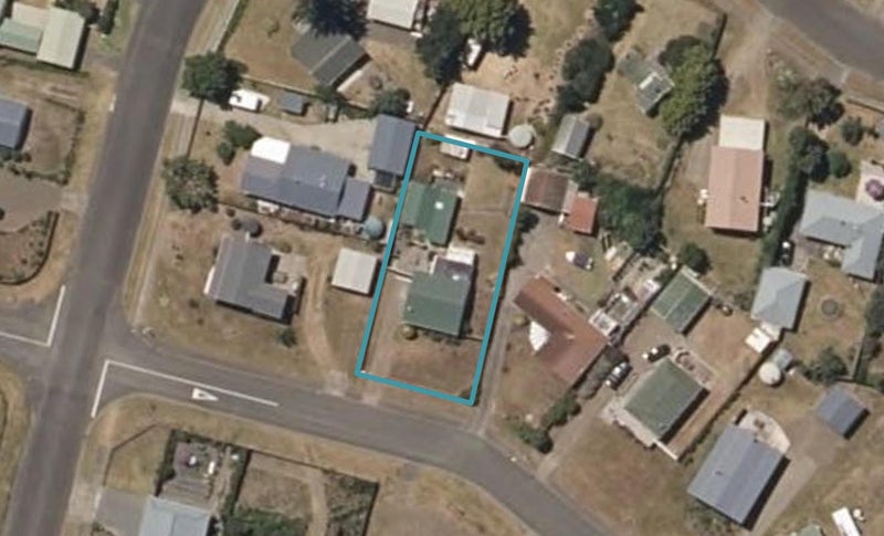 8 Takitimu Street, Waitārere Beach, Levin - Carousel 1