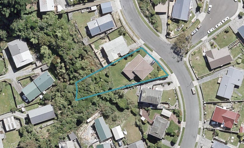 27 Outram Grove, Kelson, Lower Hutt - Carousel 1
