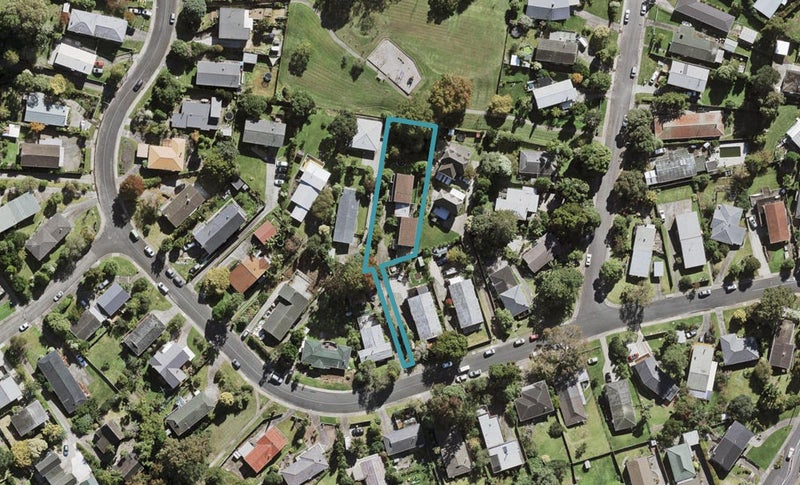 2/21 Ayton Drive, Totara Vale, Auckland - Carousel 1