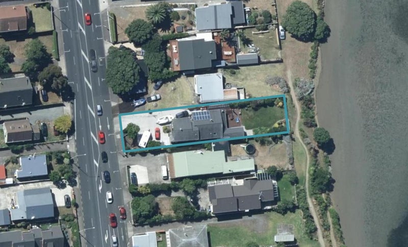 22 Mana Esplanade, Paremata, Porirua - Carousel 1