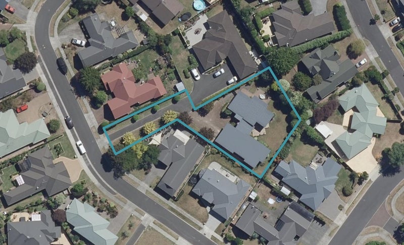 10 Roderick Place, Rototuna, Hamilton - Carousel 1