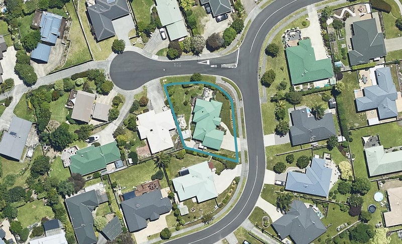 10 Solander Drive, Welcome Bay, Tauranga - Carousel 1