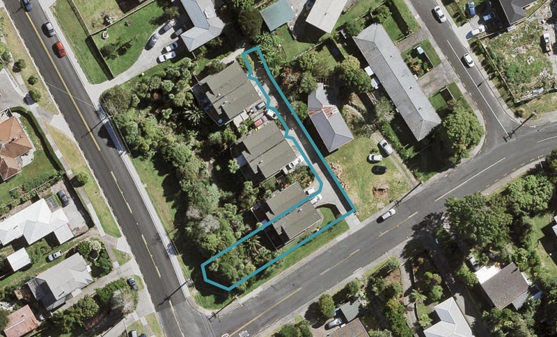 2 Awaroa Road, Sunnyvale, Auckland - Carousel 1