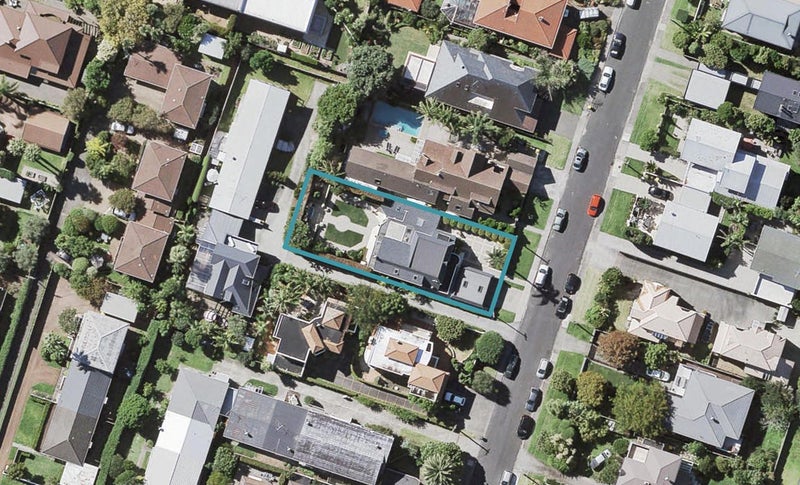 10 Cecil Road, Milford, Auckland - Carousel 1