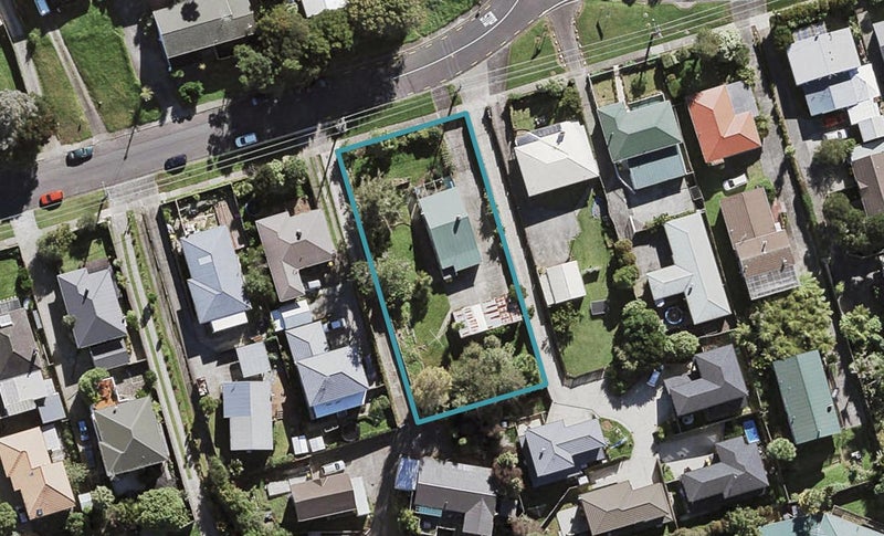42 Roberts Road, Glenfield, Auckland - Carousel 1
