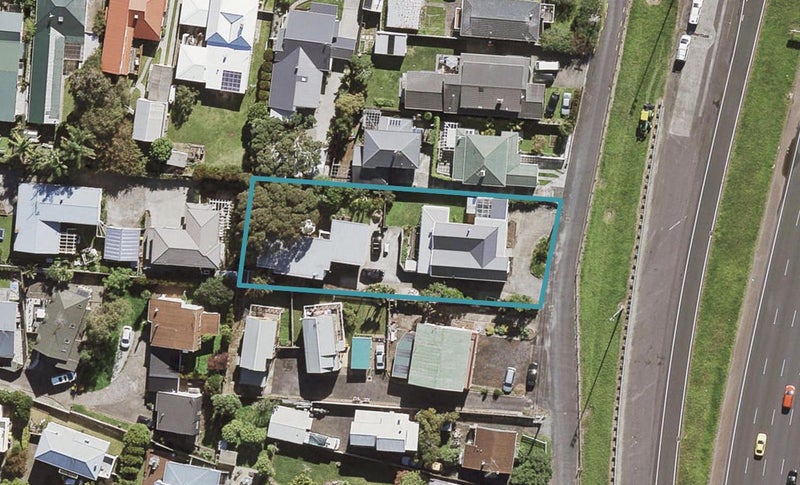 1/20 Sulphur Beach Road, Northcote Point, Auckland - Carousel 1