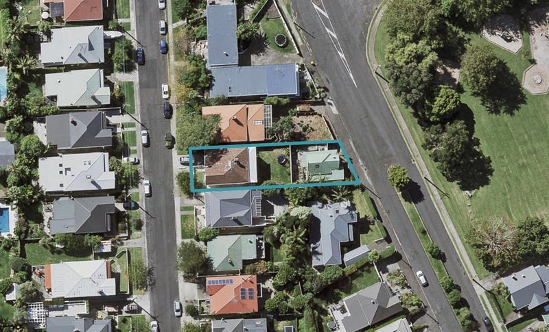 1/33 Shoal Bay Road, Devonport, North Shore City - Carousel 1