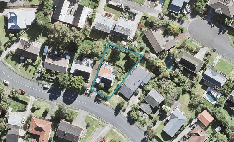 51 Stapleford Crescent, Browns Bay, Auckland - Carousel 1