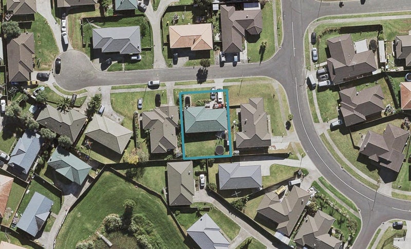 4 Outrigger Place, Mangere, Auckland - Carousel 1