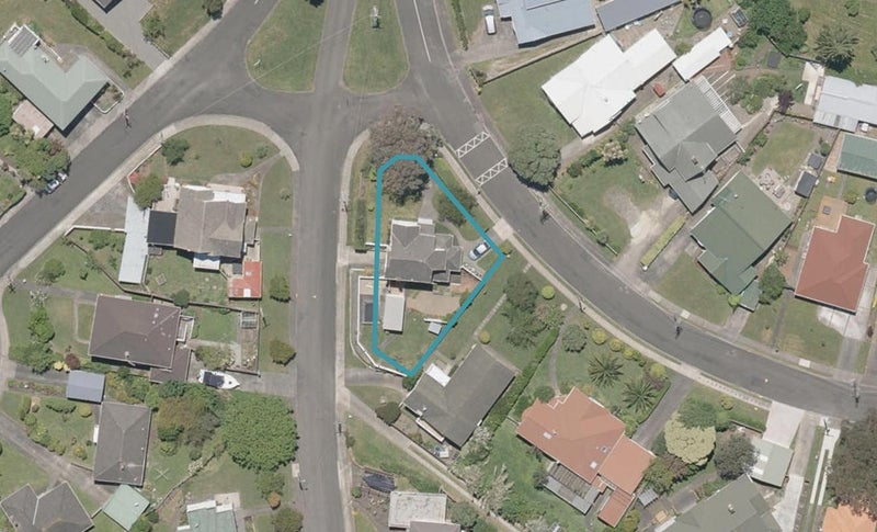2 Maxwell Avenue, Durie Hill, Whanganui - Carousel 1