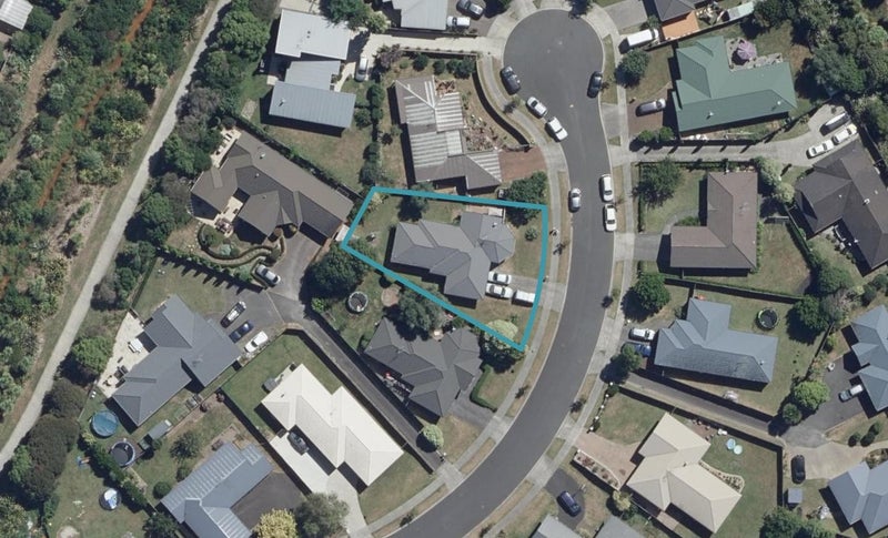 13 Gambia Grove, Flagstaff, Hamilton - Carousel 1