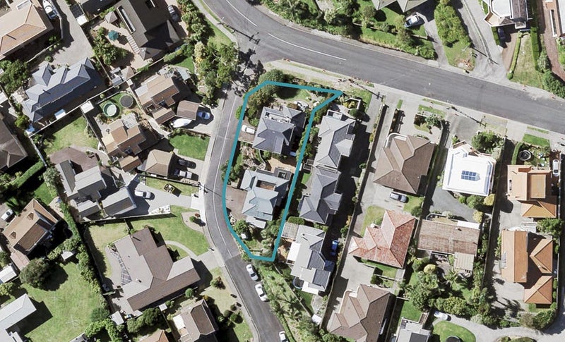 1/2 Basilton Close, Bucklands Beach, Auckland - Carousel 1