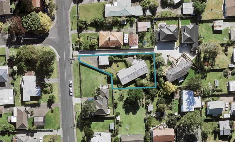 1/811A Te Atatu Road, Te Atatu Peninsula, Auckland - Carousel 1