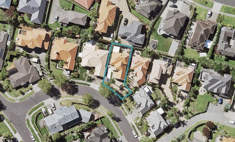 10 Brooke Ridge Rise, East Tamaki Heights, Auckland - Carousel 1