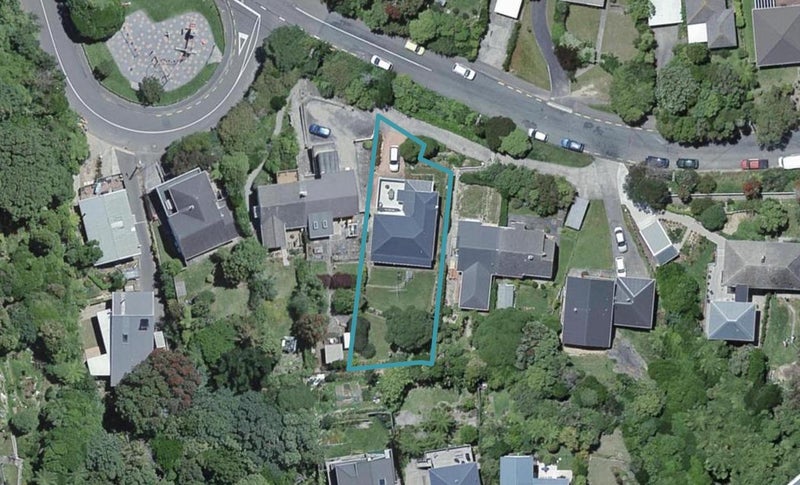 10 Warwick Street, Wilton, Wellington - Carousel 1