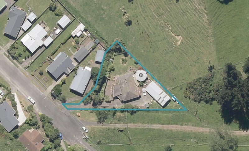 37 Turoa Road, Whanganui East, Whanganui - Carousel 1