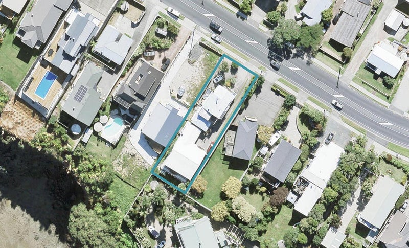 811B Whangaparaoa Road, Manly, Whangaparaoa - Carousel 1