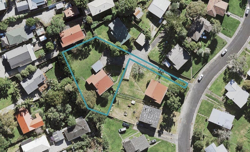 22 Lysander Crescent, Beach Haven, Auckland - Carousel 1