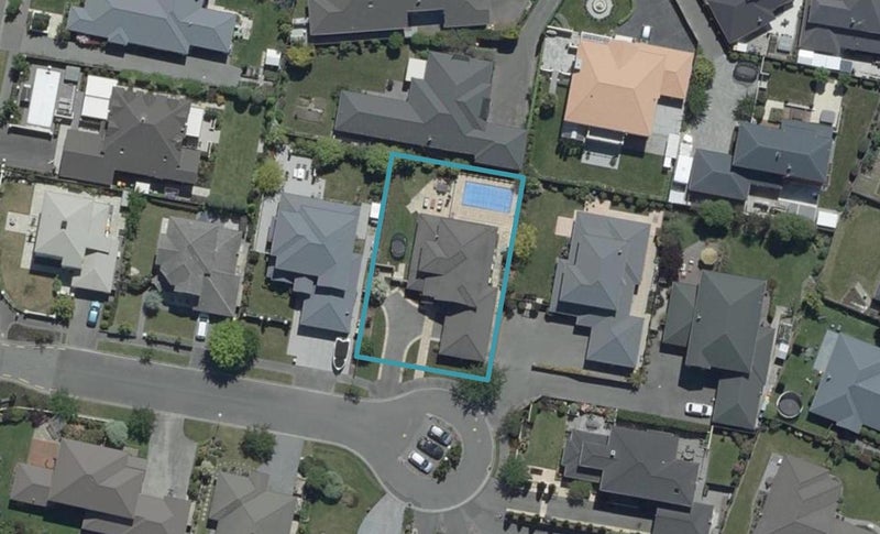 7 Saint Clair Close, Harewood, Christchurch - Carousel 1