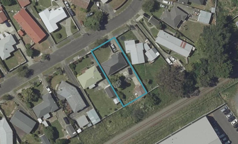 25 Tararua Terrace, Cloverlea, Palmerston North - Carousel 1