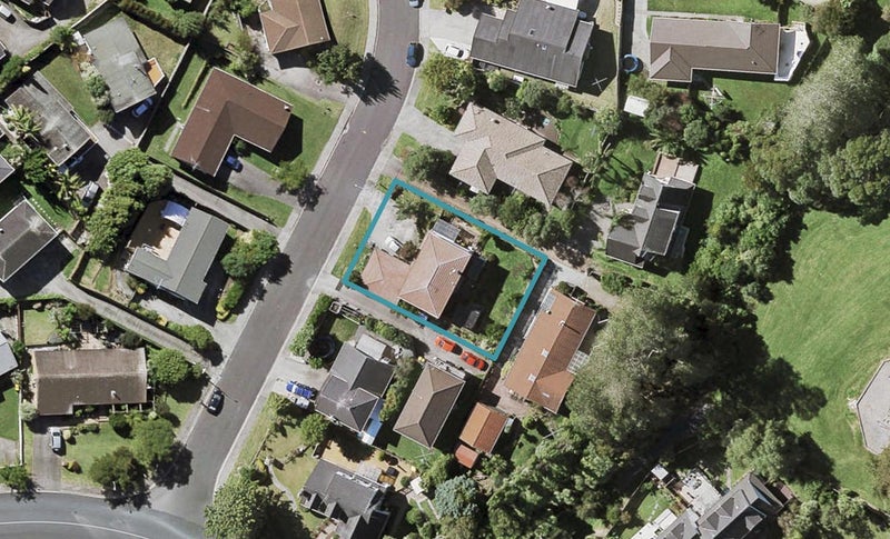 5 Ronald Macken Place, Windsor Park, Auckland - Carousel 1