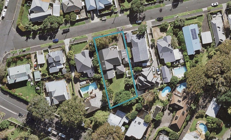 16 Vincent Road, Northcote Point, Auckland - Carousel 1