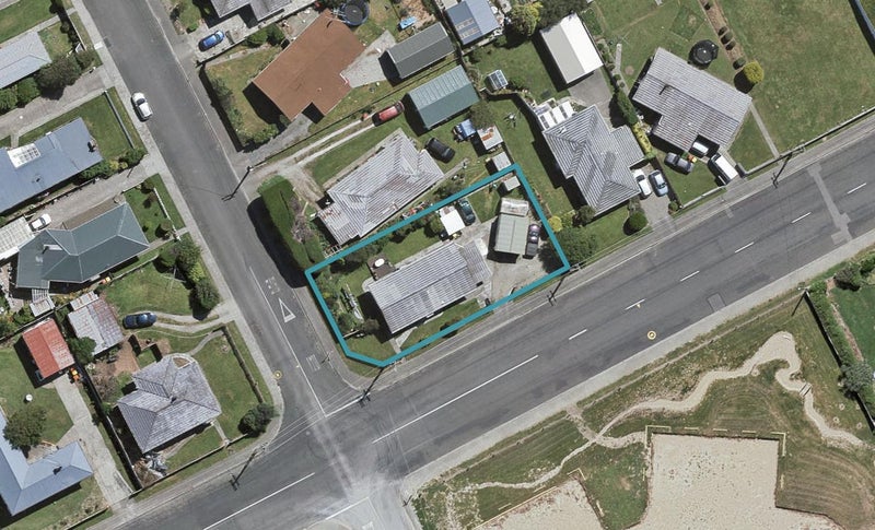 98 Avon Road, Clifton, Invercargill - Carousel 1