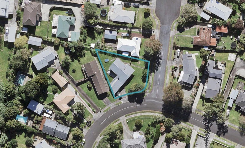 1 Orchid Place, Te Atatu South, Auckland - Carousel 1