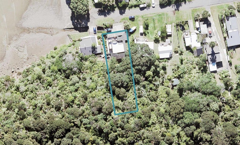 23 Foster Avenue, Huia, Auckland - Carousel 1