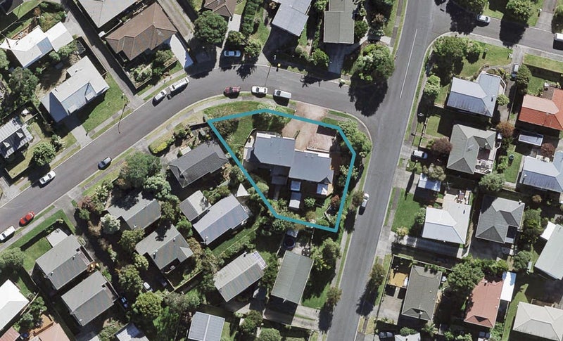 2/2 Heathglen Place, Bayview, Auckland - Carousel 1