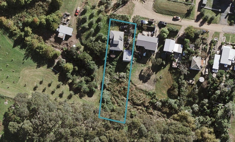 17 Totara Road, Onetangi, Waiheke Island - Carousel 1