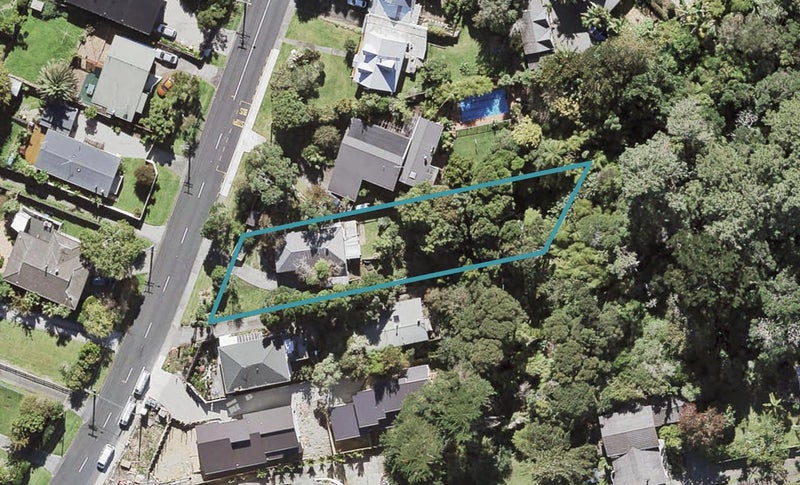 18 South Lynn Road, Titirangi, Auckland - Carousel 1
