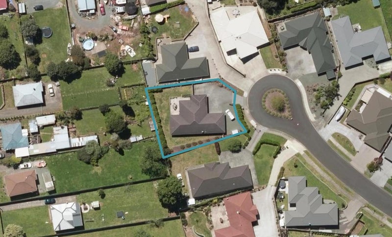 27 Bonselaar Drive, Kamo, Whangarei - Carousel 1