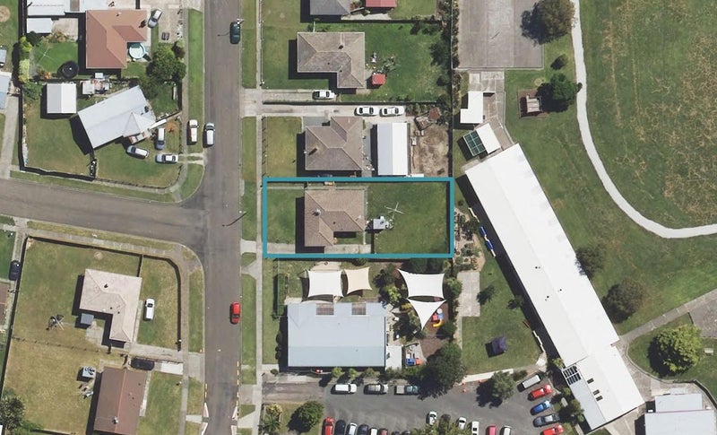 11 Pickering Street, Outer Kaiti, Gisborne - Carousel 1