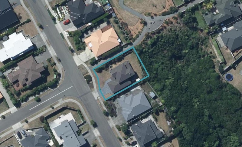 37 Nelson Avenue, Aotea, Porirua - Carousel 1