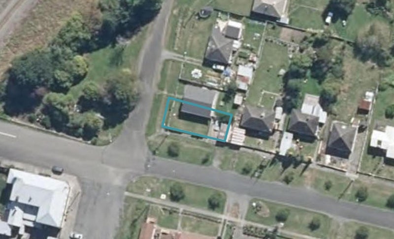 4 Station Road, Hunterville - Carousel 1