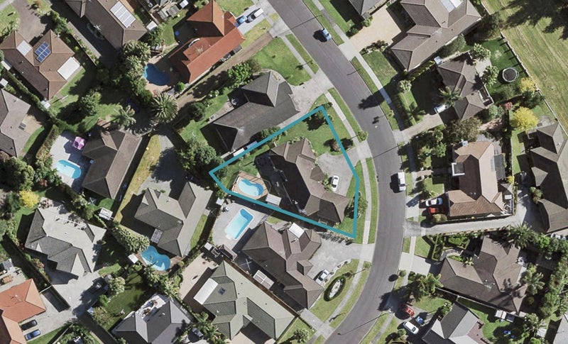11 Crannog Fen, Wattle Downs, Auckland - Carousel 1
