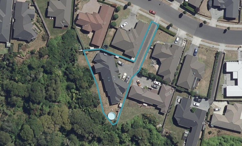 160 Saint James Drive, Huntington, Hamilton - Carousel 1
