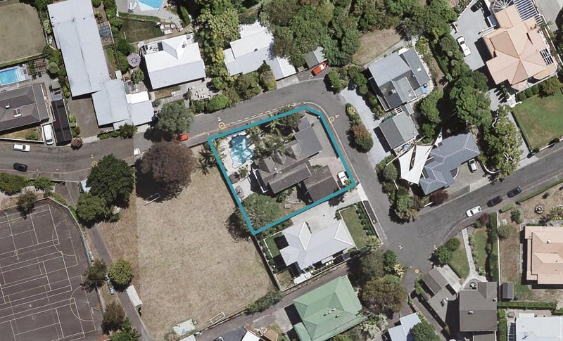 4 Cobden Crescent, Bluff Hill, Napier - Carousel 1