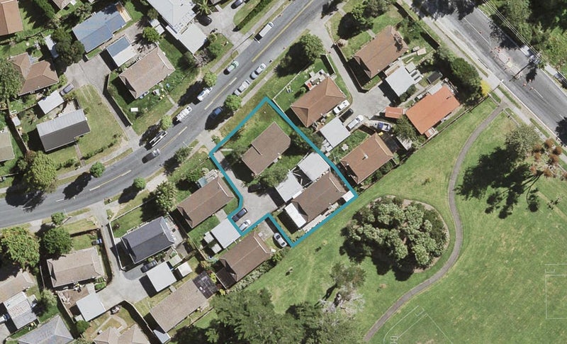 2/83 Luanda Drive, Ranui, Auckland - Carousel 1