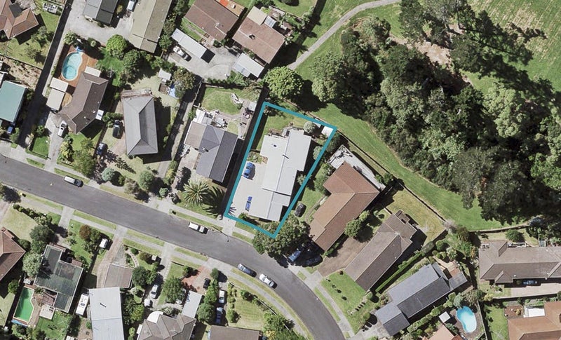 14 Glenshee Place, Highland Park, Auckland - Carousel 1