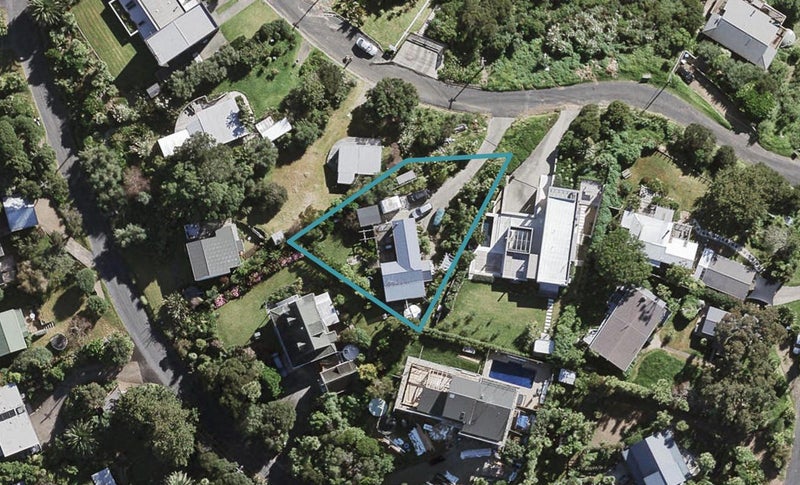 23 Matapana Road, Palm Beach, Waiheke Island - Carousel 1