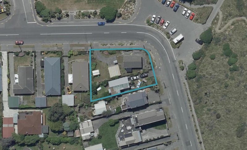 2/1 Marine Parade, North New Brighton, Christchurch - Carousel 1
